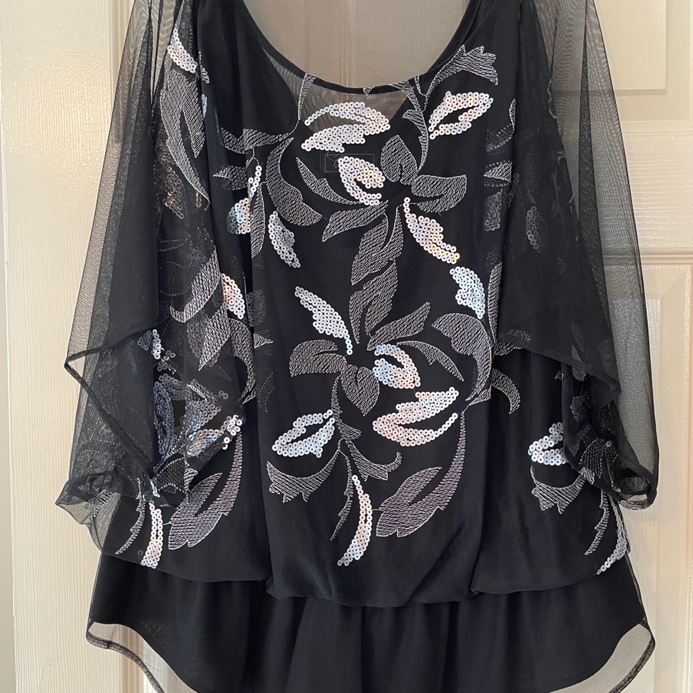 Women’s dressy top